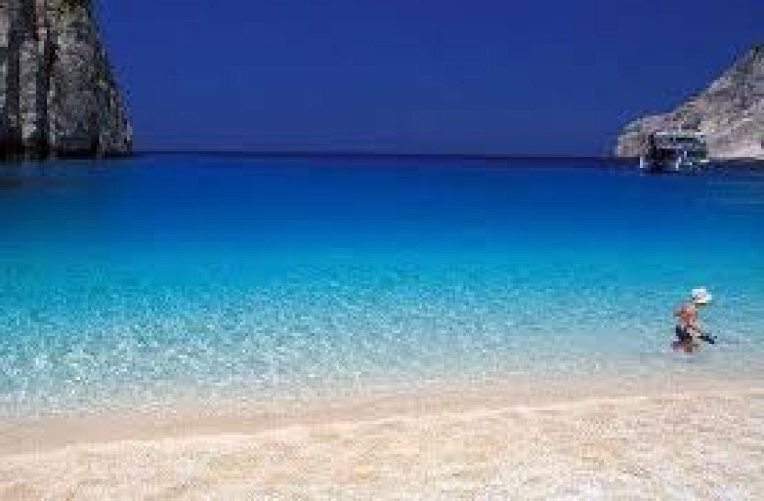 Ελληνική η ωραιότερη παραλία του κόσμου, γράφει βρετανική ιστοσελίδα (φωτογραφία)