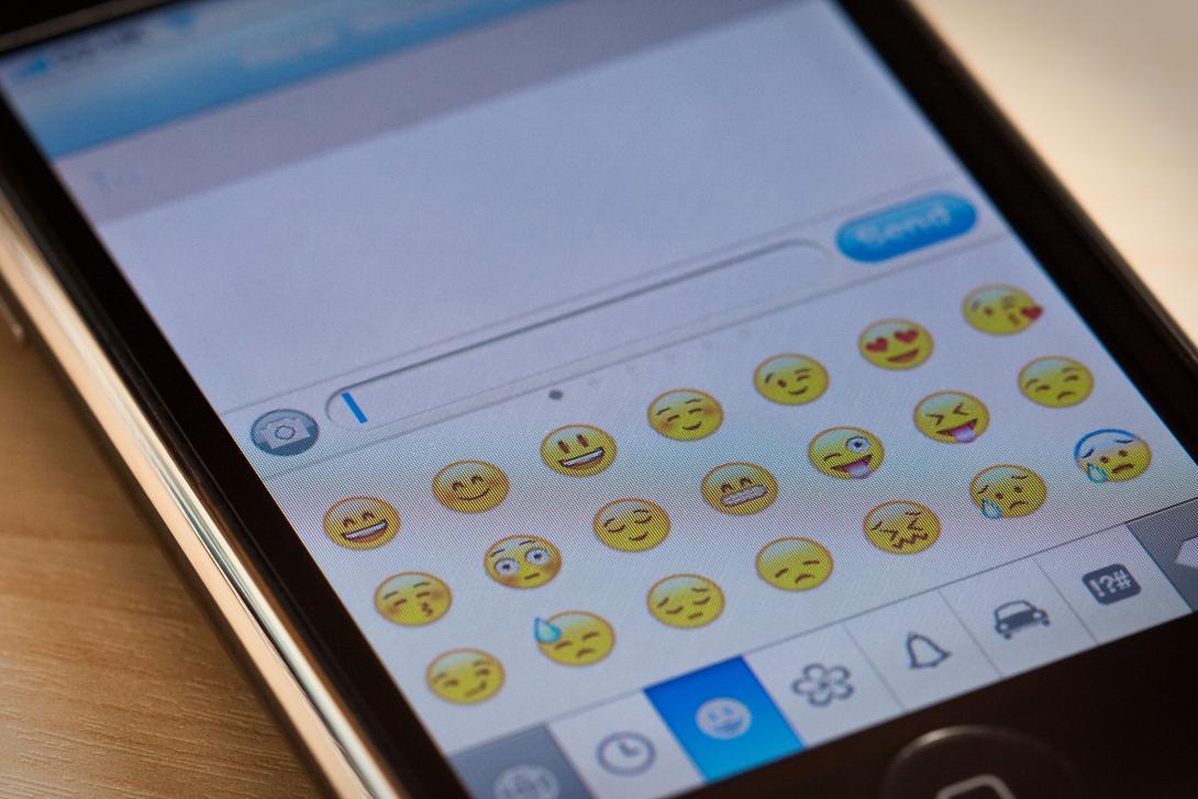 Τα emoticons ... "φουσκώνουν" τον λογαριασμό του κινητού μας 