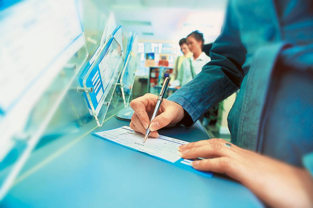 €1,5 δισ. «έβγαλαν» στο εξωτερικό 5.260 δημόσιοι υπάλληλοι