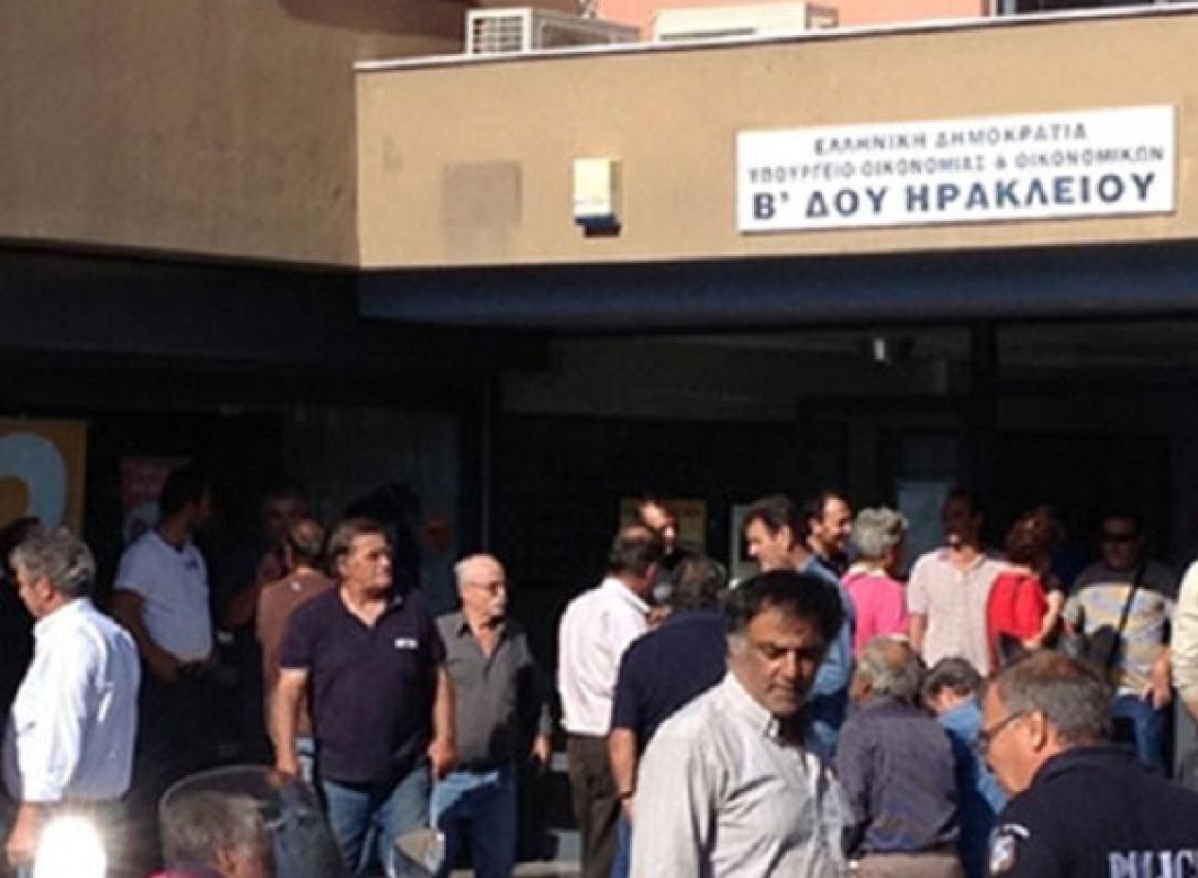 &quot;Κλείνουν&quot; την εφορία Ηρακλείου λόγω ΕΝΦΙΑ