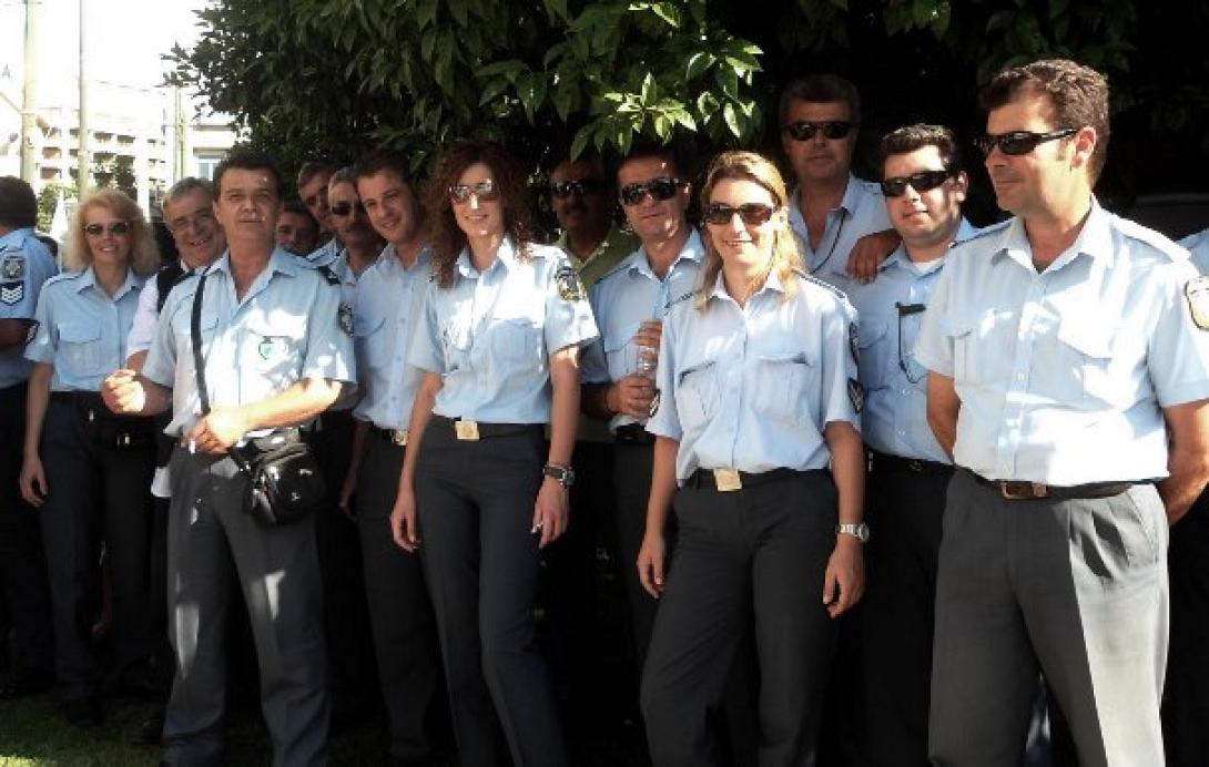 Πως θα δοθούν τα 500 ευρώ στους ένστολους - όλη η εγκύκλιος