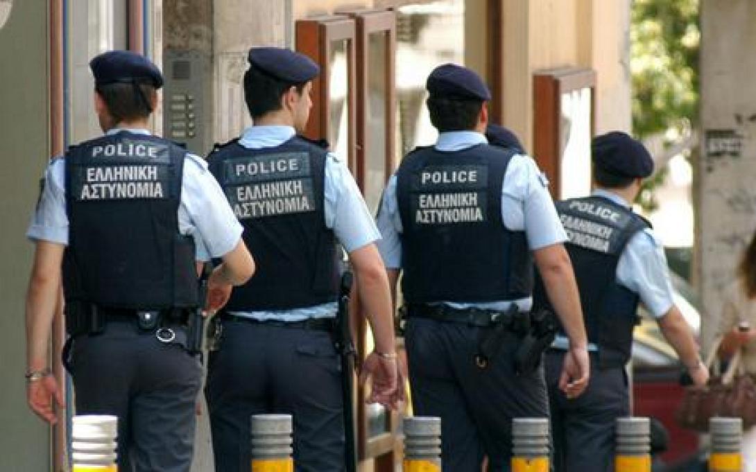 Οι ένστολοι θα μπορούν να έχουν ... τατουάζ!