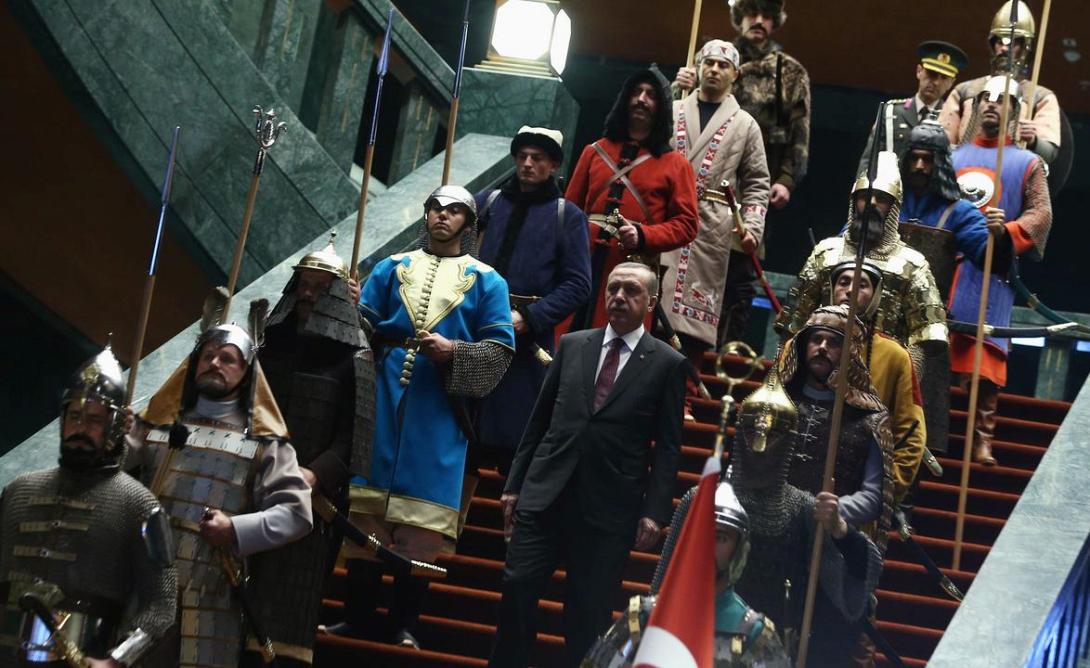 Η ... κιτς μεγαλομανία του Ρετζέπ Ταγίπ Ερντογάν