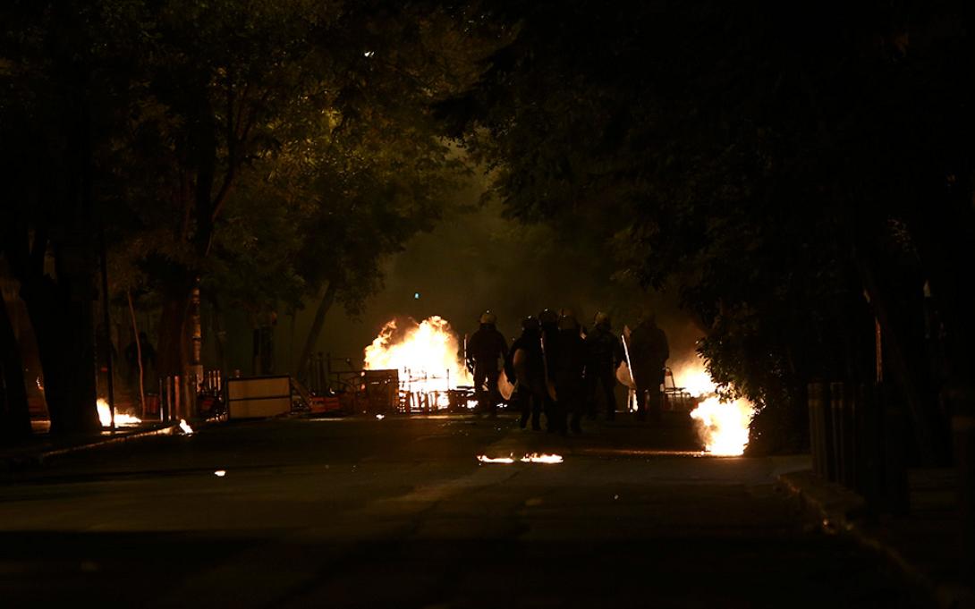 πολυτεχνειο επεισοδια ματ αντιεξουσιαστες.jpg