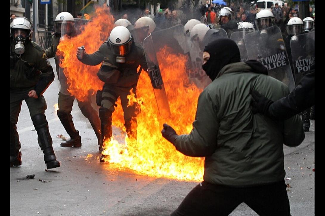 σύνταγμα επεισόδια