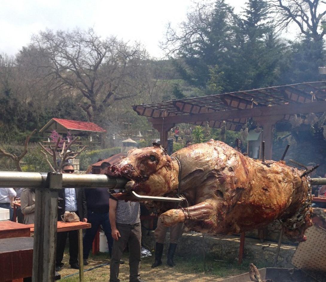 Τα Επιμελητήρια της χώρας σούβλισαν ... τον οβελία στον Άγιο Θωμά