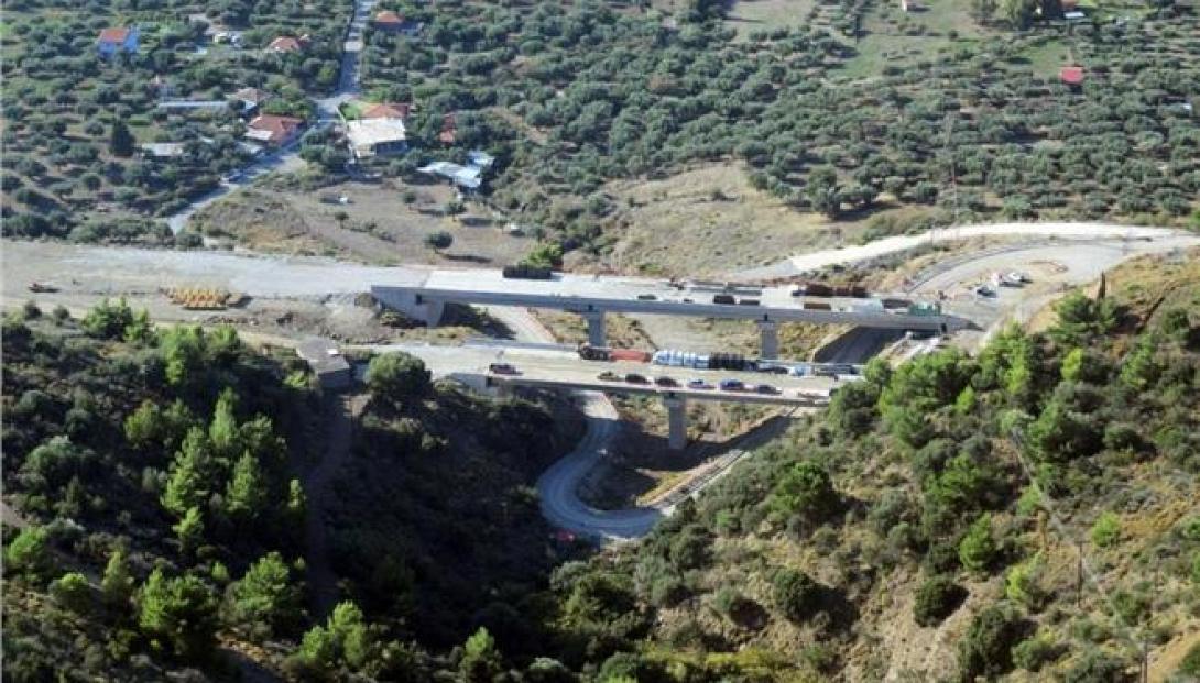 Υπουργείο Υποδομών: "Έως το 2020 θα έχουν ολοκληρωθεί τα έργα στους αυτοκινητόδρομους"