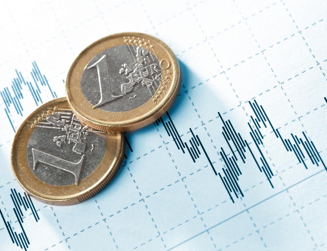 Τα πολιτικά θεμέλια του ευρώ εξασθενούν, προειδοποιεί αξιωματούχος της ΕΚΤ