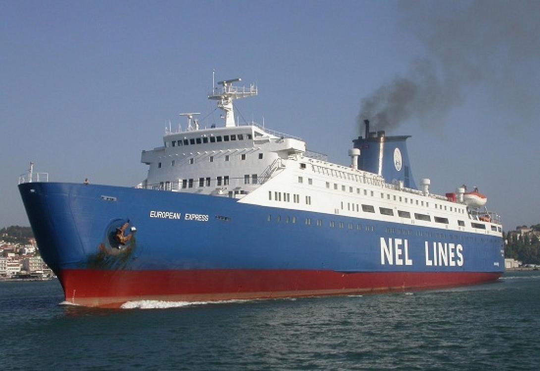 Ταλαιπωρία για τους επιβάτες του πλοίου European Express 