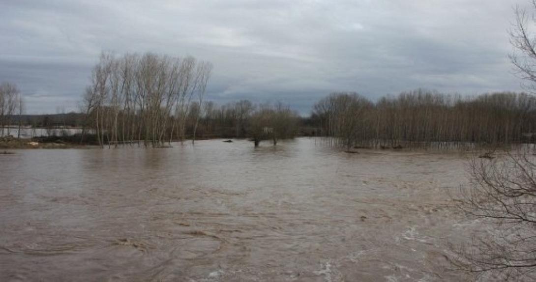 Υπ' ατμόν για τον "φουσκωμένο" και επικίνδυνο ποταμό 'Εβρο