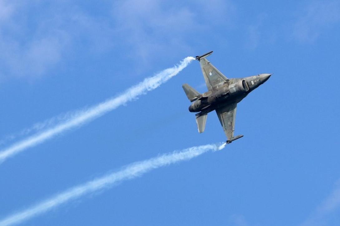 f-16