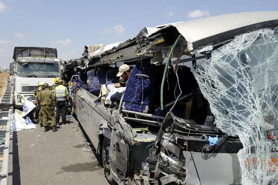 Αίγυπτος: Τριάντα νεκροί από τη σύγκρουση δύο λεωφορείων 