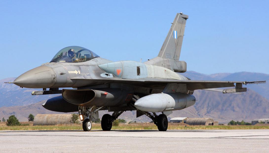 F16