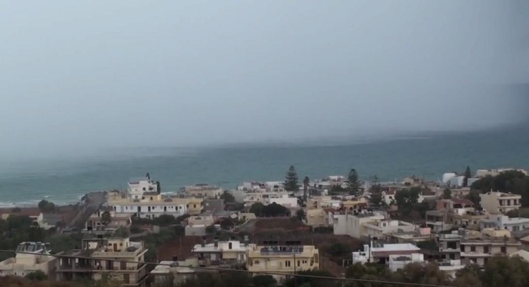 Εντυπωσιακό καιρικό φαινόμενο από τη Ντία ως το Ηράκλειο (βίντεο)