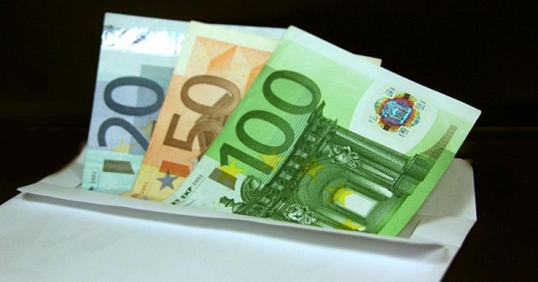 Ποιος άφησε 525 ευρώ στο γραφείο του Αλέξη Τσίπρα;