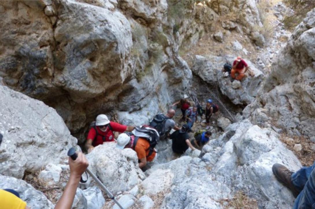 Σε άβατα φαράγγια, το τμήμα Κρήτης της Ελληνικής Σπηλαιολογικής Εταιρίας