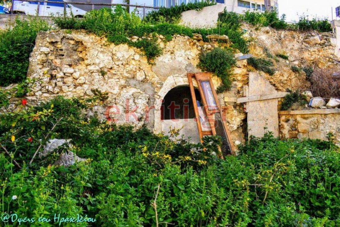 Η περιοχή της Χρυσοπηγής, με τις σπηλιές που υπάρχουν. Οι κάτοικοι μιλούν για εγκατάλειψη και υποβάθμιση της περιοχής.