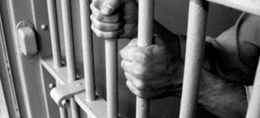 Τρία χρόνια φυλακή για οκτώ άνδρες στην Αίγυπτο που πήγαν σε γκέι γάμο