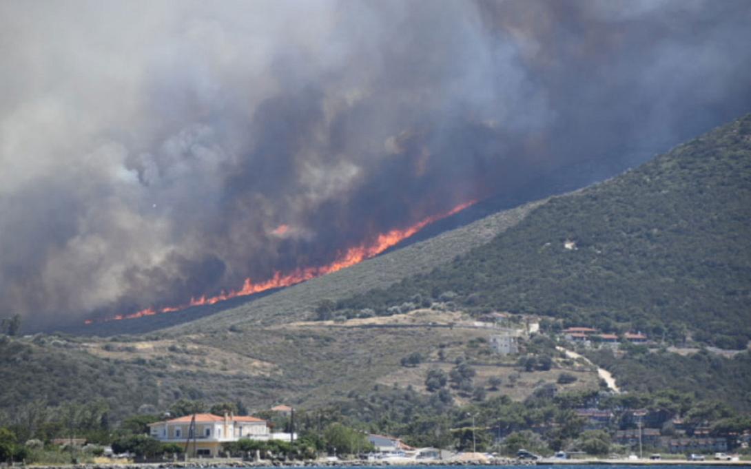 Φωτιά στην Εύβοια - Facebook Γιώργος Καργιολάκης (George Kargiolakis)