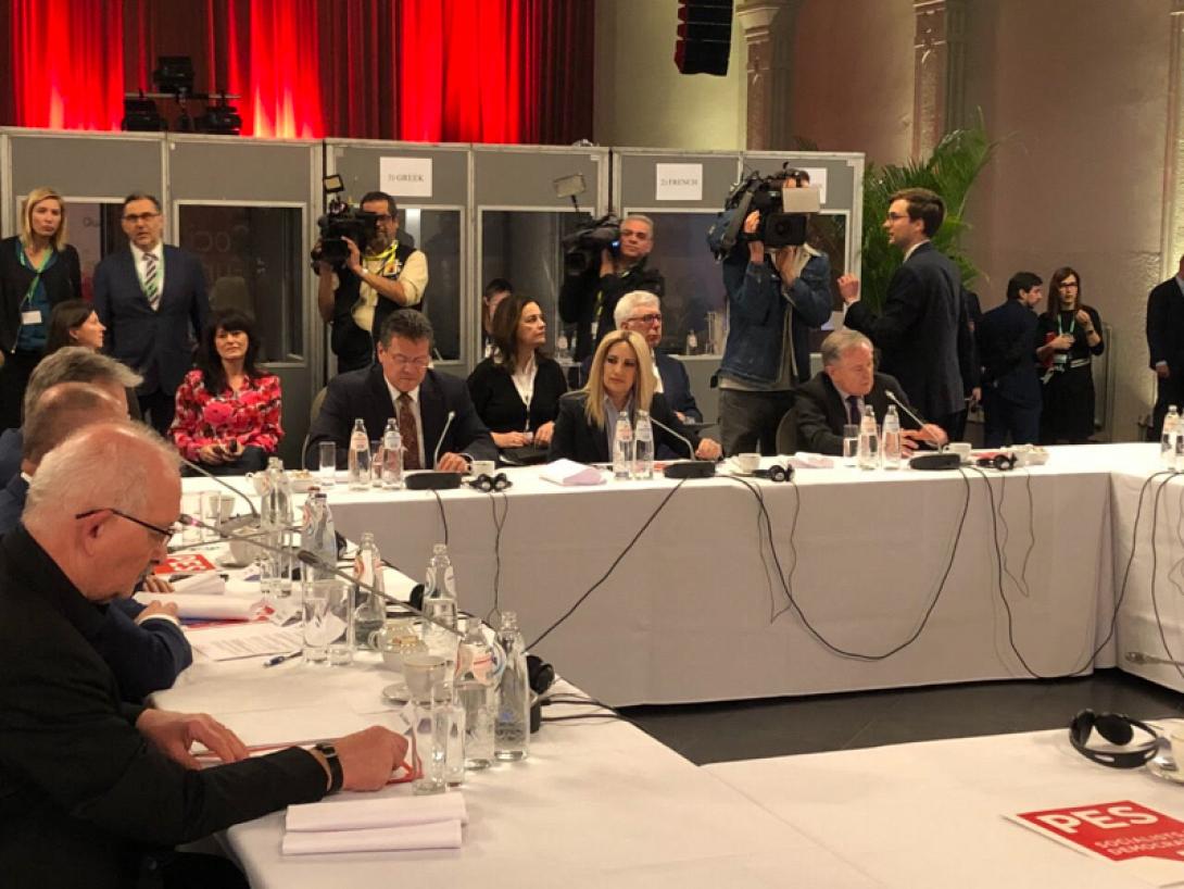 γεννηματα ευρωπαιοι σοσιαλιστες.jpg