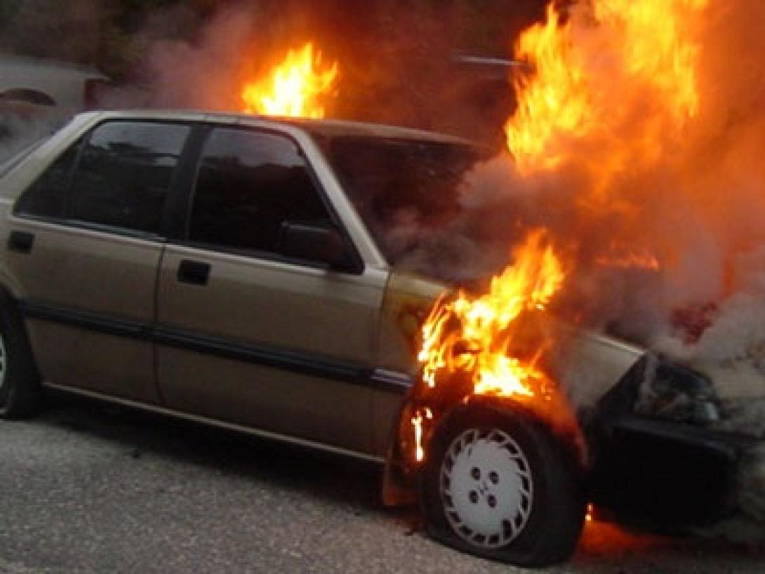 Φωτιά σε αυτοκίνητο εν κινήσει στο Ηράκλειο