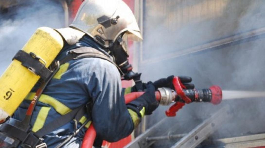 Νεκρή γυναίκα μετά από φωτιά σε διαμέρισμα στον Πειραιά