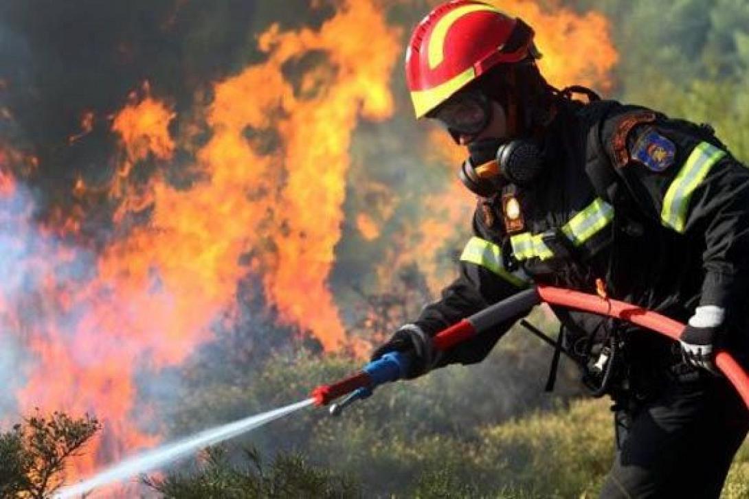 Στο πόδι η Πυροσβεστική από φωτιά στο Αμάρι 