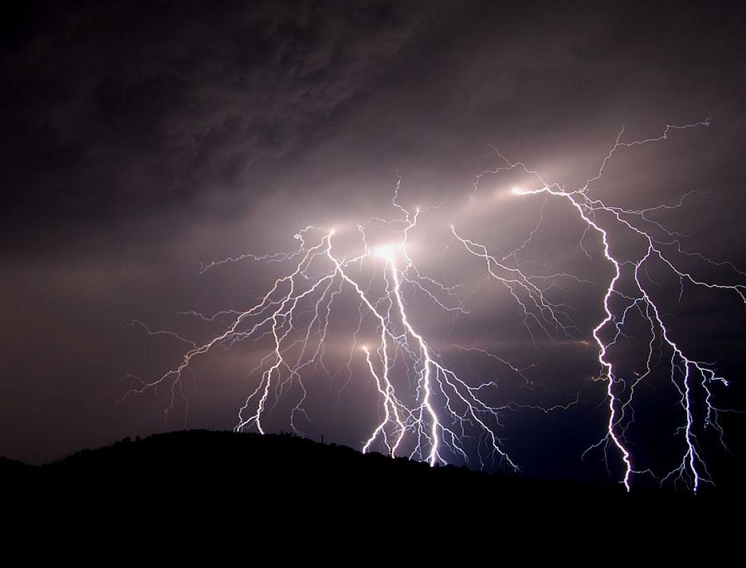 Καταιγίδες και διπλό ουράνιο τόξο, στον ουρανό της Κρήτης (φωτογραφίες)