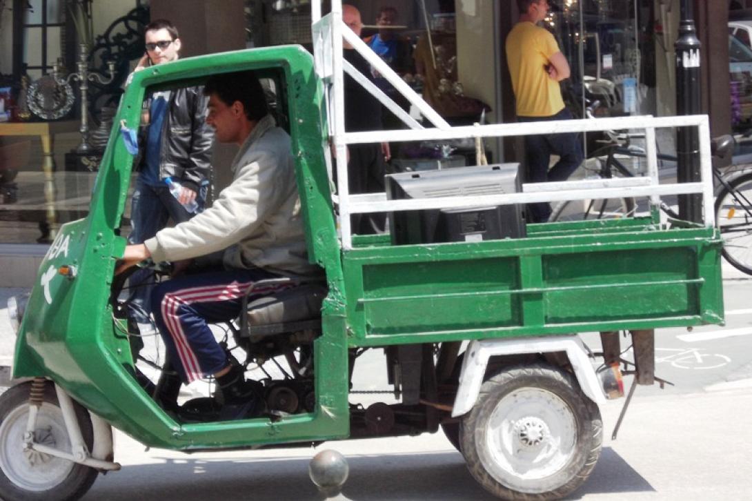 Χανιά: Τροχαίο ατύχημα με &quot;θύμα&quot; ... μία στάση λεωφορείου 