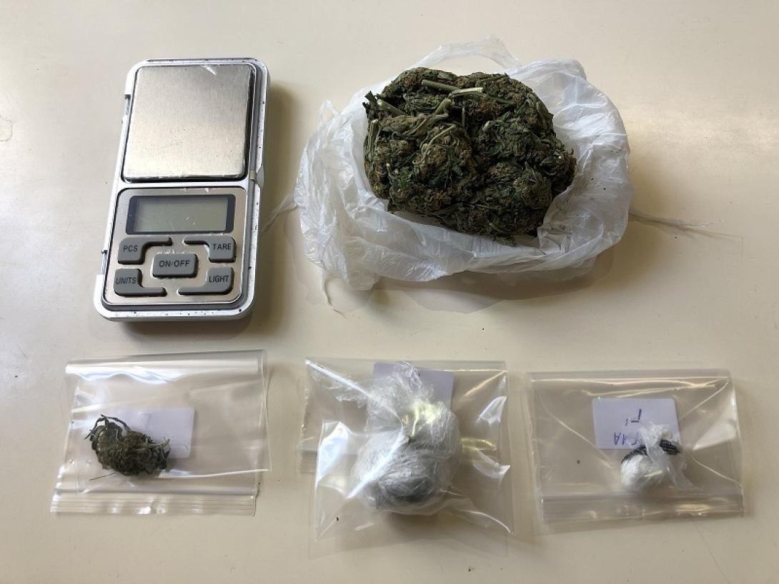 κάνναβη και κοκαϊνη βρέθηκε στο σπίτι των τριών αλλοδαπών