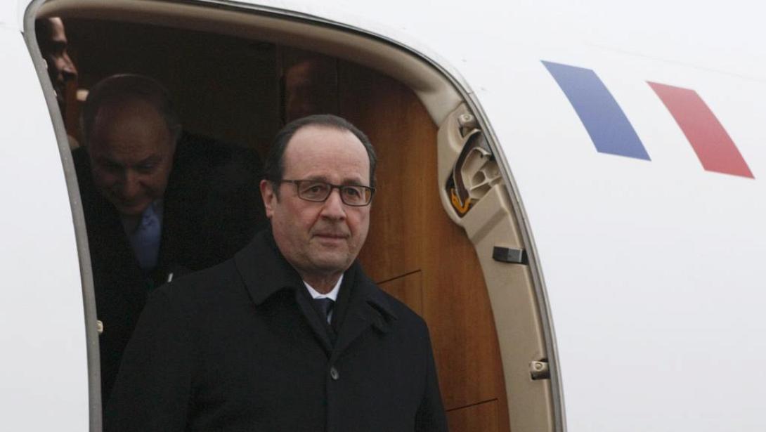 francois_hollande_avion_0.jpg