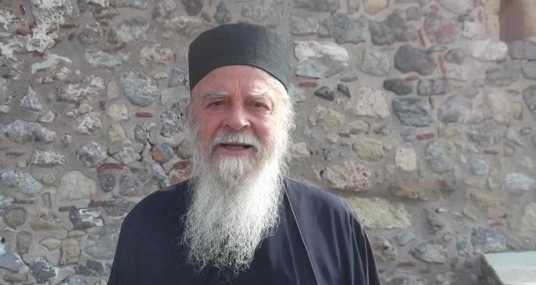 πατήρ Ηλίας Βολονάκης