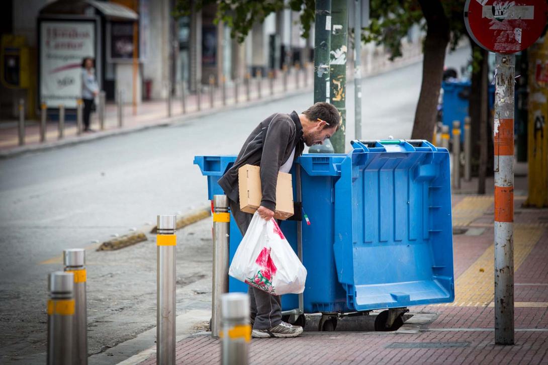 Η Ελληνική τραγωδία σε αριθμούς: 6.000.000 Έλληνες στο όριο της φτώχειας