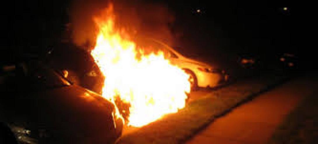 Φωτιά τη νύχτα σε σταθμευμένο αυτοκίνητο στη Λ. Κνωσού