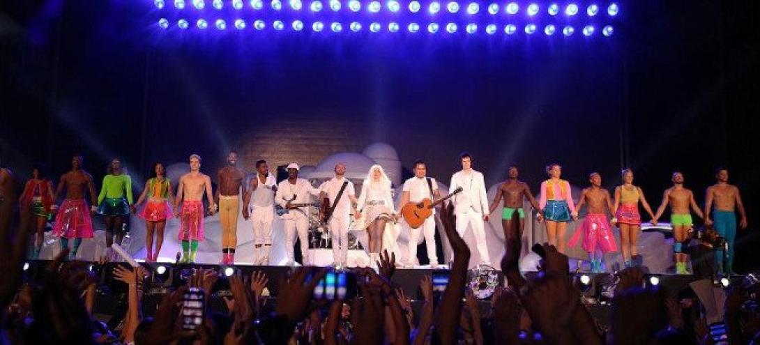 Φρενίτιδα για τη Lady Gaga στην Αθήνα! (φωτογραφίες)