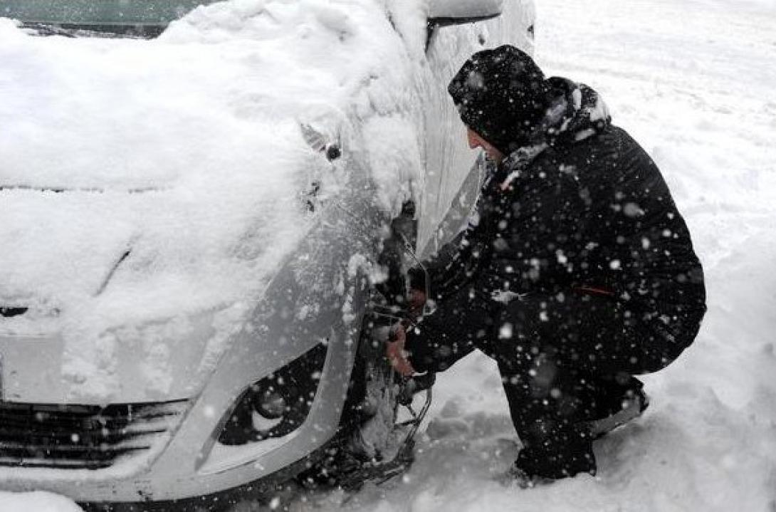 15.000 αυτοκίνητα ακινητοποιήθηκαν εξαιτίας χιονοθύελλας στις Γαλλικές Άλπεις