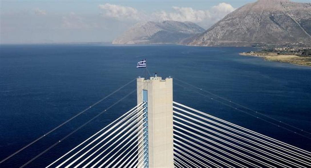 Γνωστός δικηγόρος ο άνδρας που αυτοκτόνησε από τη γέφυρα Ρίου - Αντιρρίου