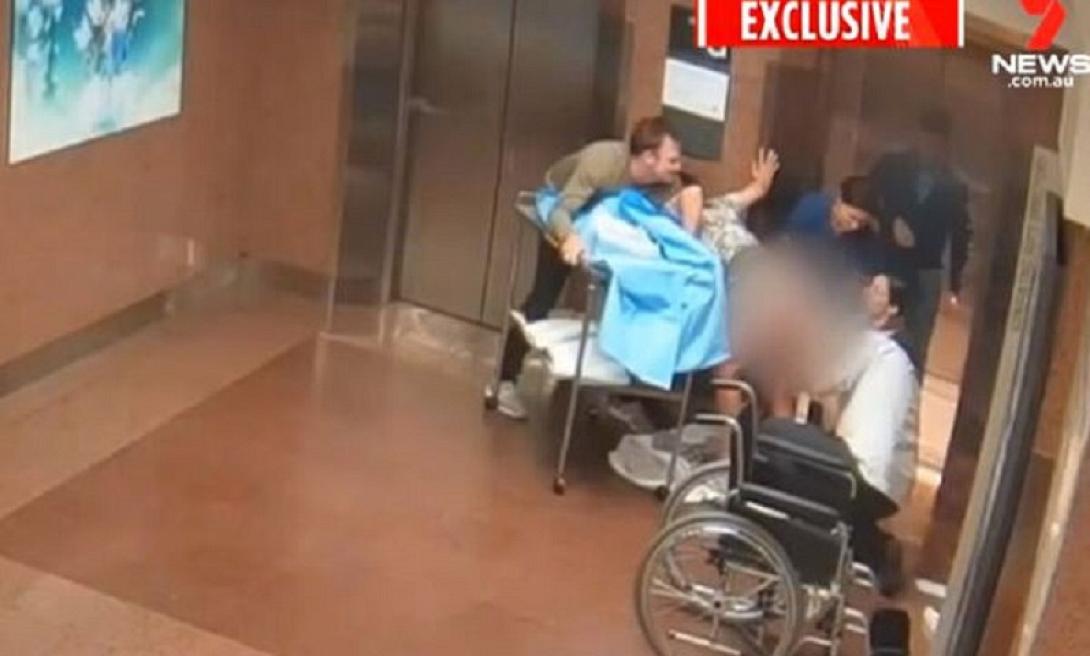 γέννα στο ασανσερ