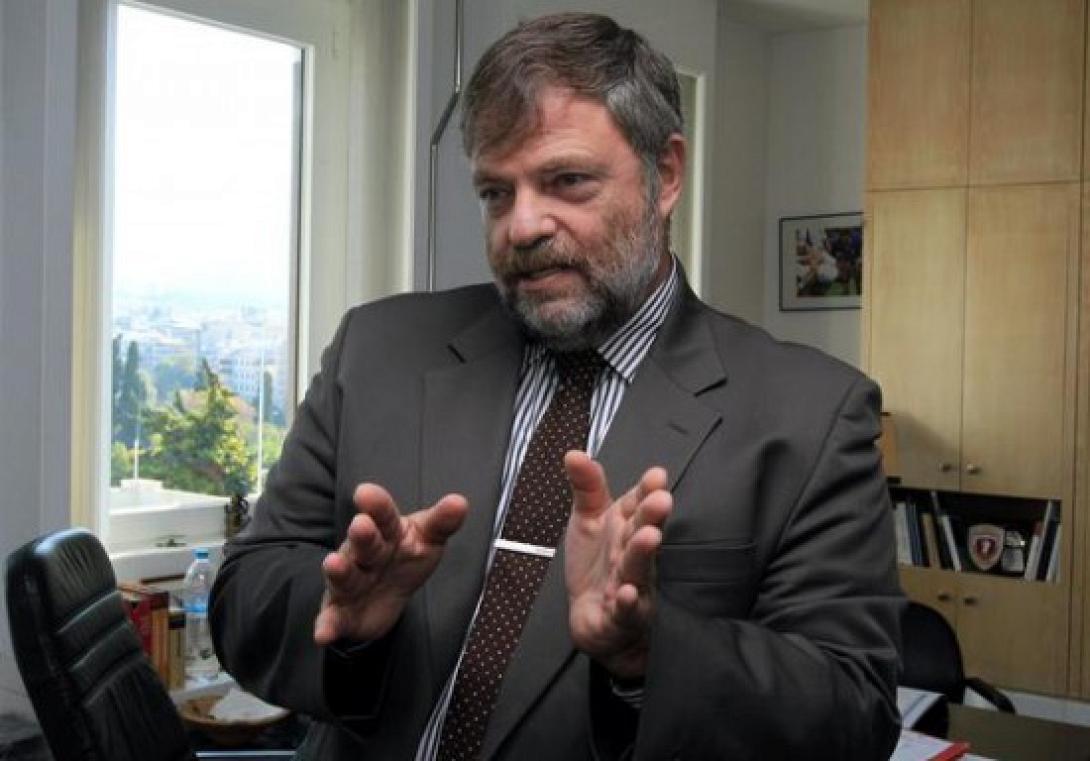 Με καλάσνικοφ "γάζωσαν" το σπίτι του Γερμανού Πρέσβη στο Χαλάνδρι