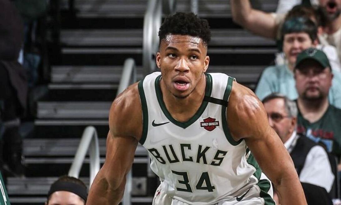  Γιάννης Αντετοκούνμπο