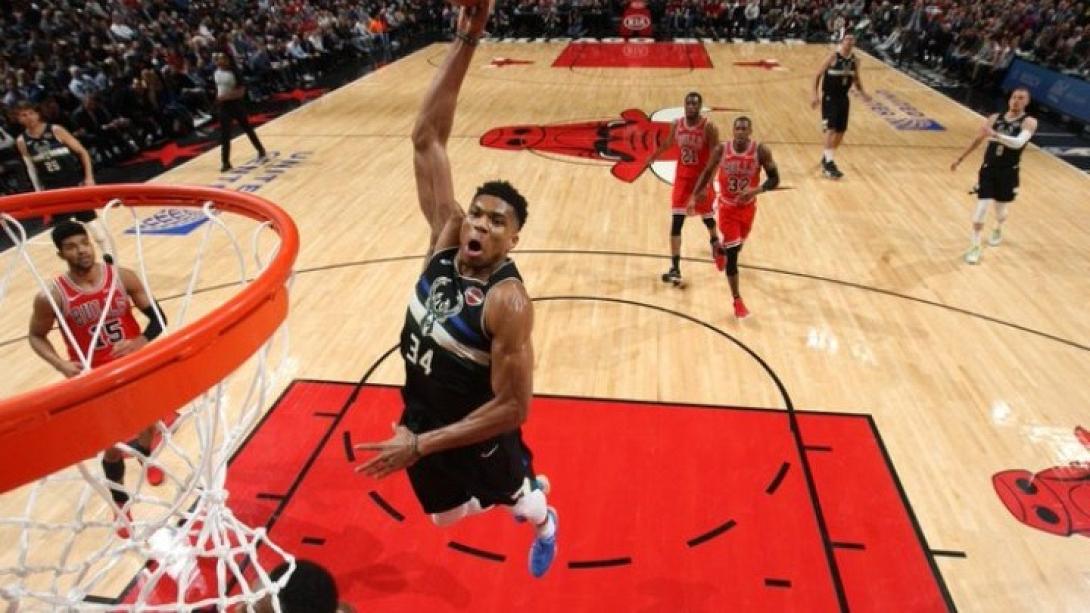 giannis.jpg