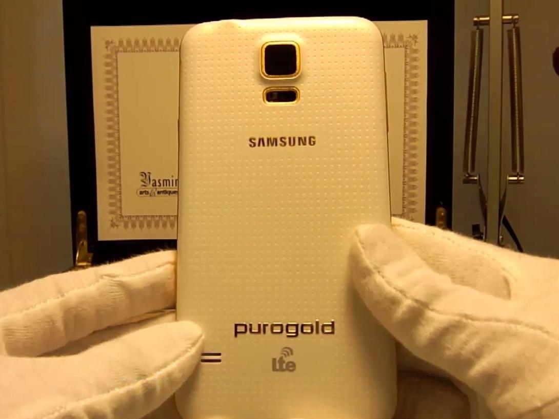 gold_smartphone.jpg