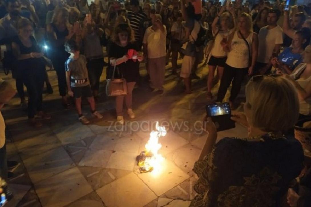 χανιά, μάσκες, φωτιά