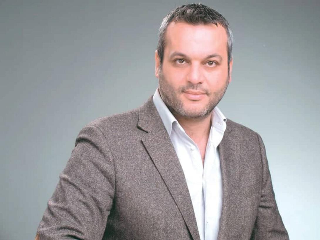 χάρης μαμουλάκης