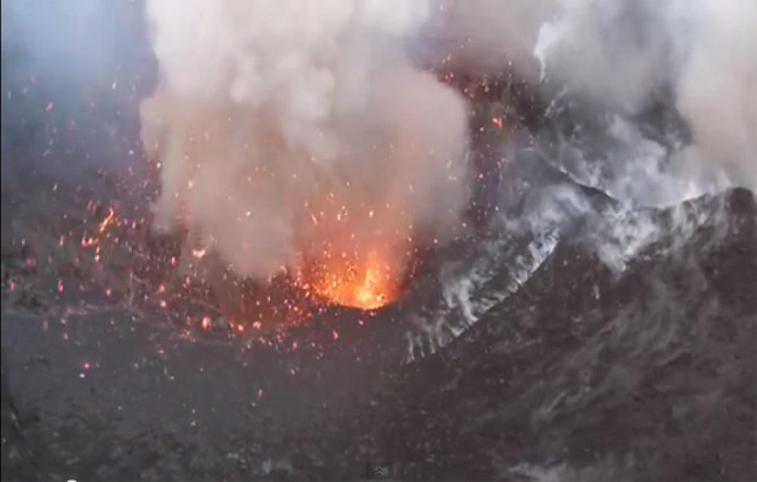 Ένα ηφαίστειο...ξυπνά ( βίντεο)