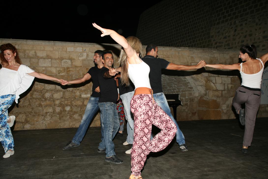 Χοροί και εικαστικές εκθέσεις από τον πολιτιστικό σύλλογο Αγιος Ιωάννης