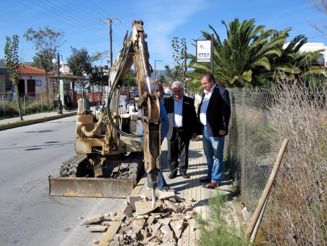 Στο έργο ηλεκτροφωτισμού της Αμμουδάρας ο Δήμαρχος Μαλεβιζίου