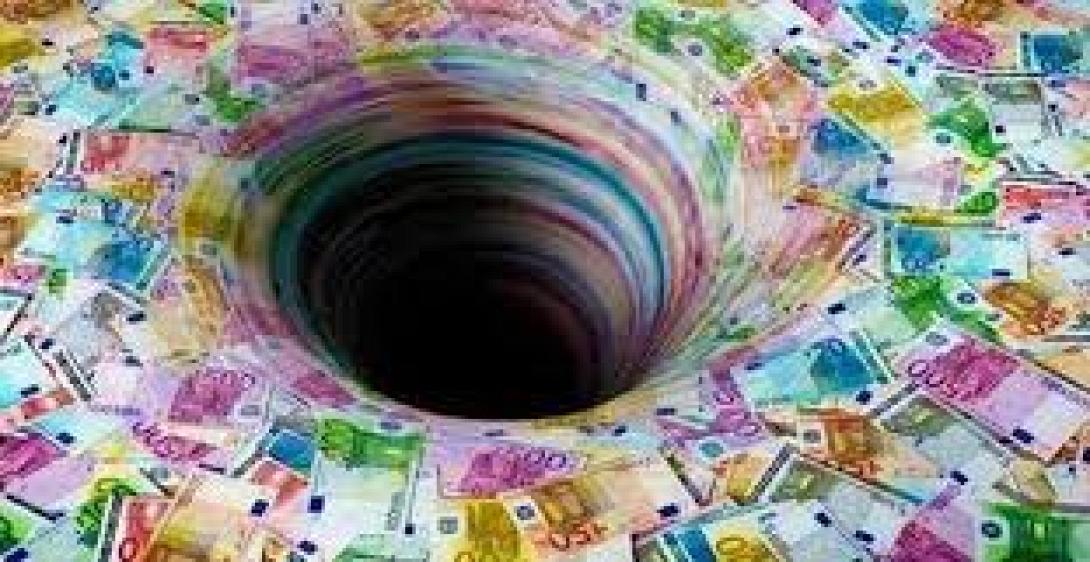 Στα πρόθυρα του &quot;ουκ αν λάβεις, παρά του μη έχοντος&quot; ...