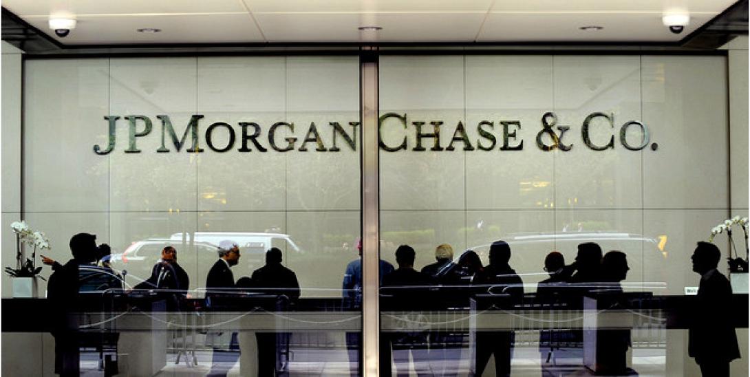 Bloomberg: Ρώσοι χάκερς χτύπησαν την τράπεζα JP Morgan