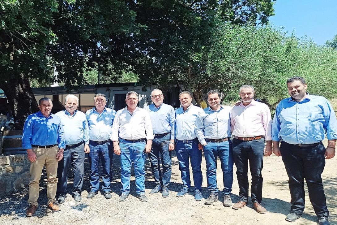 Ο περιφερειάρχης με βουλευτές και Δημάρχους